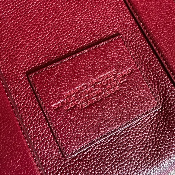 Marc Jacobs The Tote Bag in Large - Picture 4 of 11